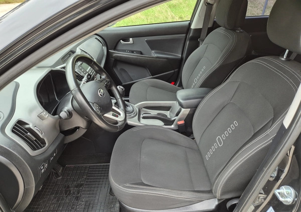 Kia Sportage cena 49900 przebieg: 180000, rok produkcji 2015 z Białobrzegi małe 497
